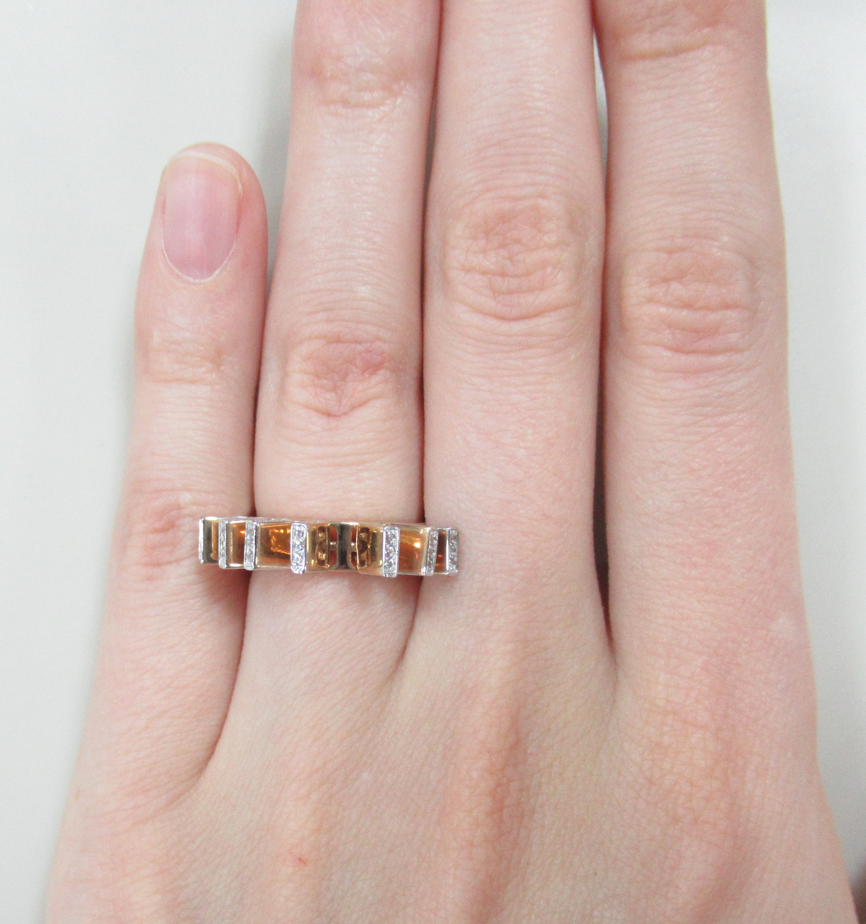 Кольцо из золота с фианитами